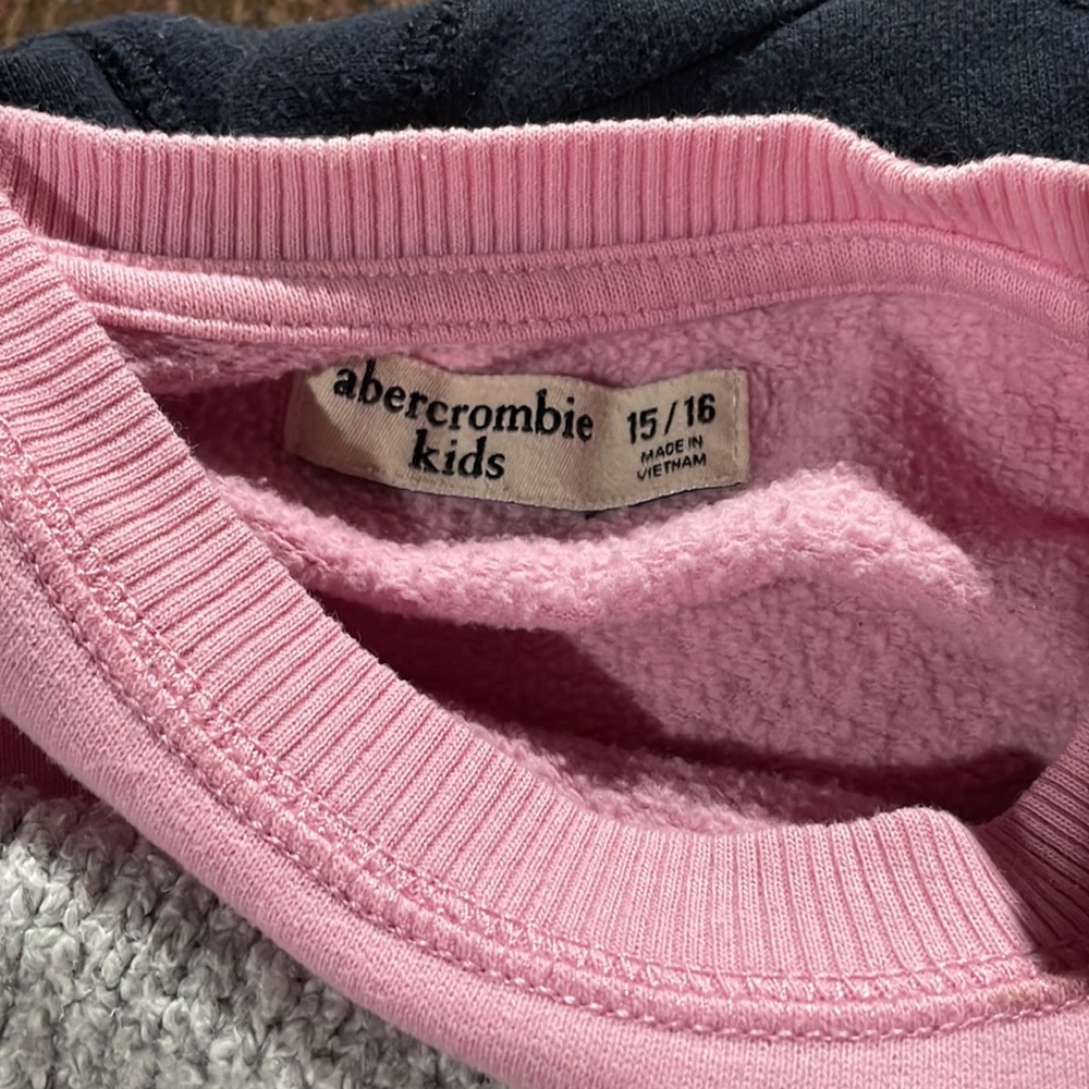 Abercrombie tops - Picture 7 of 7